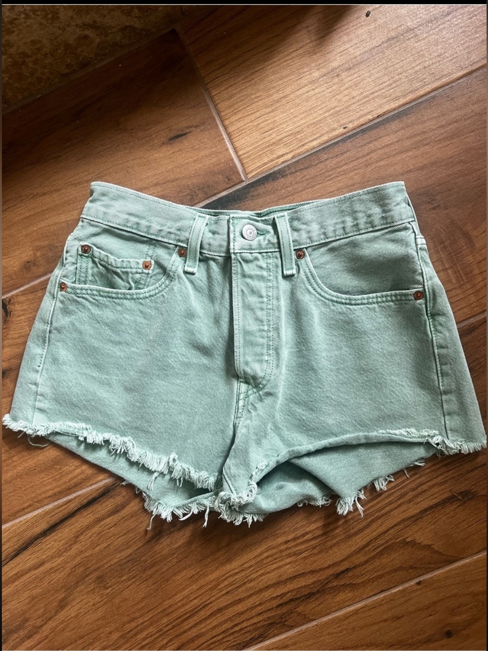 Levi’s 501 Original Shorts Women Sage Green High Rise Cutoff 🌿 Frayed Hem